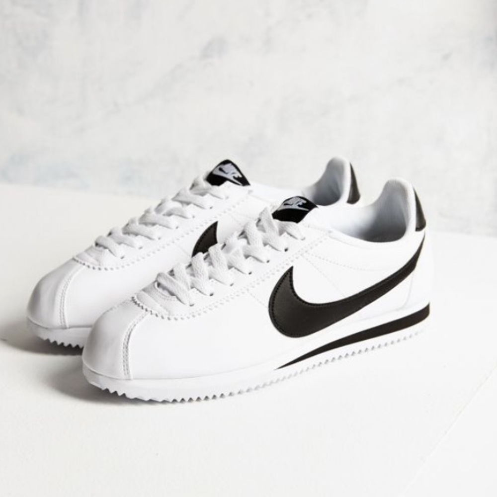 Nike Classic Cortez Leather Sneaker